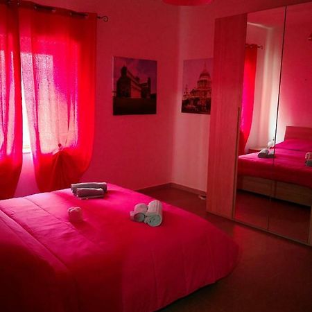Апартаменты A Casa Di Rossano E Rossella Карбония Экстерьер фото