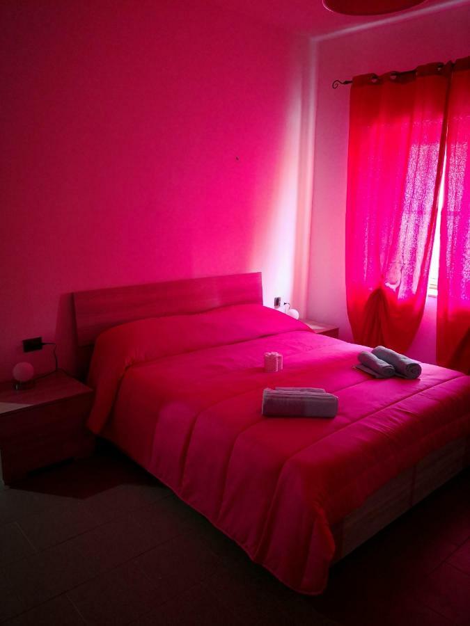 Апартаменты A Casa Di Rossano E Rossella Карбония Экстерьер фото